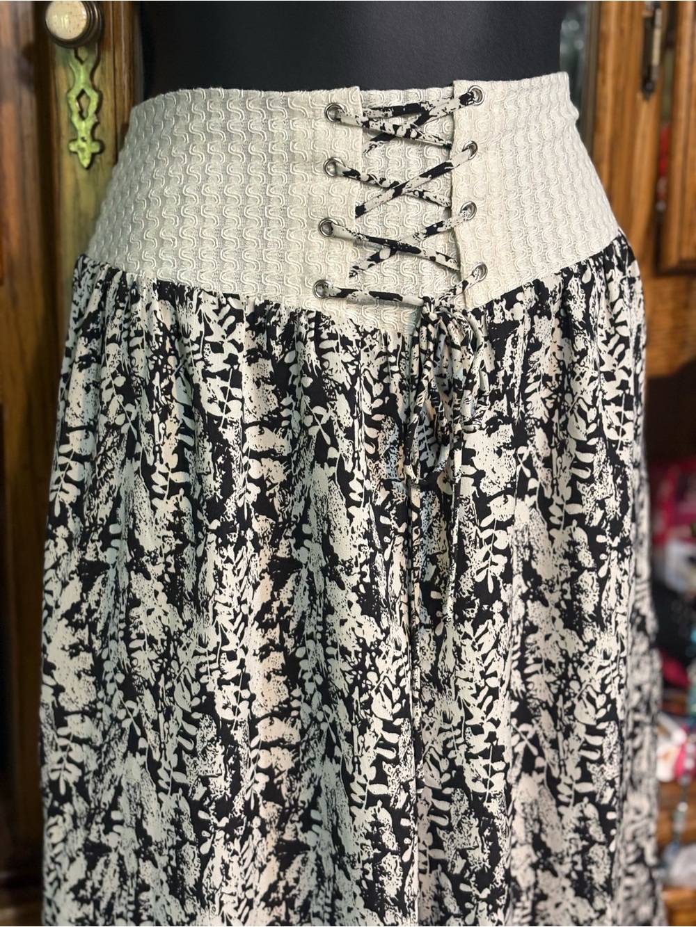 Hayden high corset-style smocked waistband lace-up wide-leg medium - Picture 5 of 10